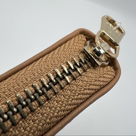 Patrizia Pepe • Brown Leather Wallet - Picture 8 of 10